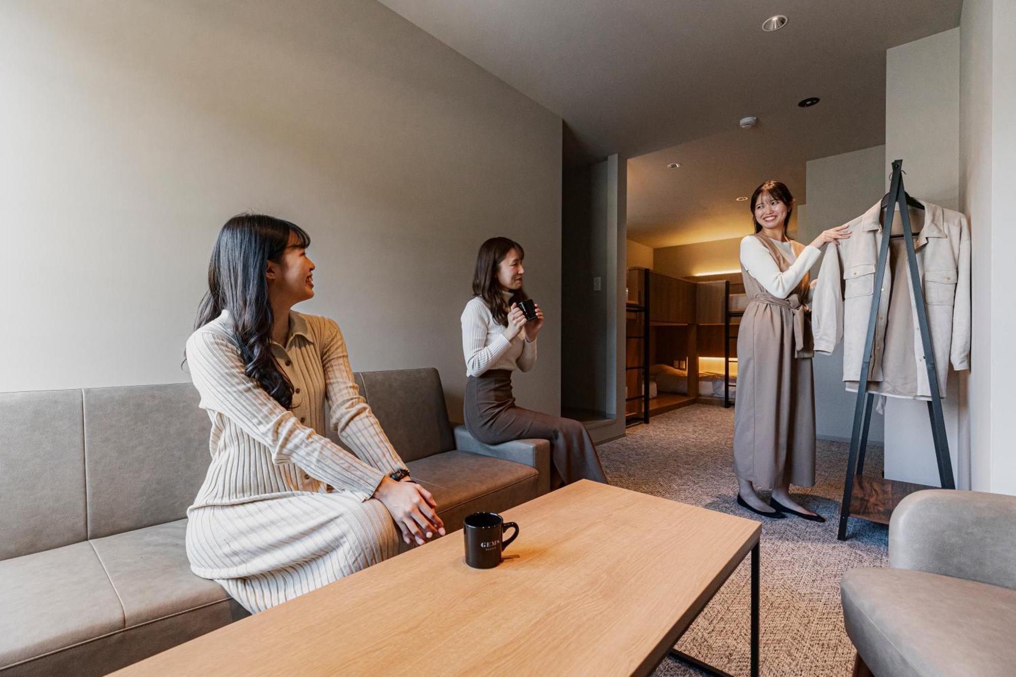 Gems Yufuin Hotel And Spa Cafe Bar Номер фото